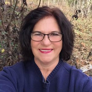 Meet your Posher, Maxine